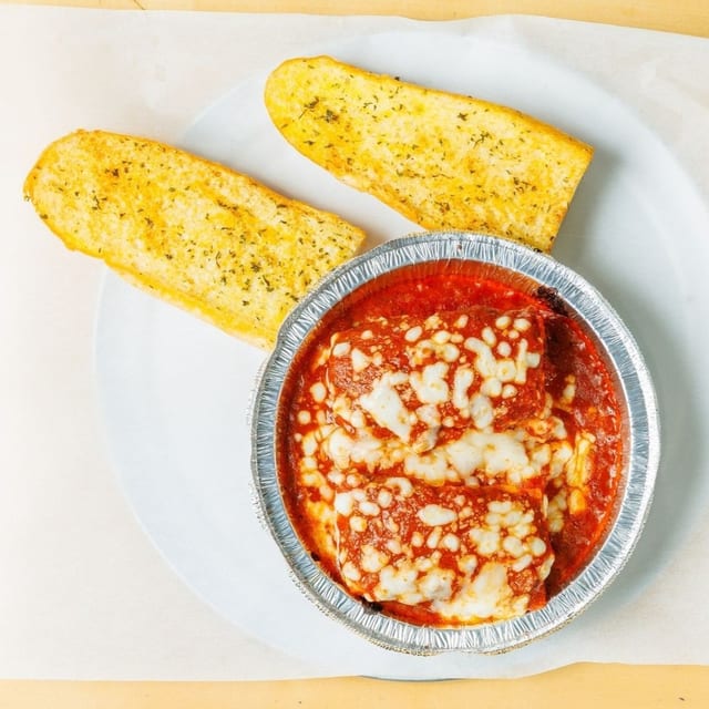 Family Size Home Style Lasagna.